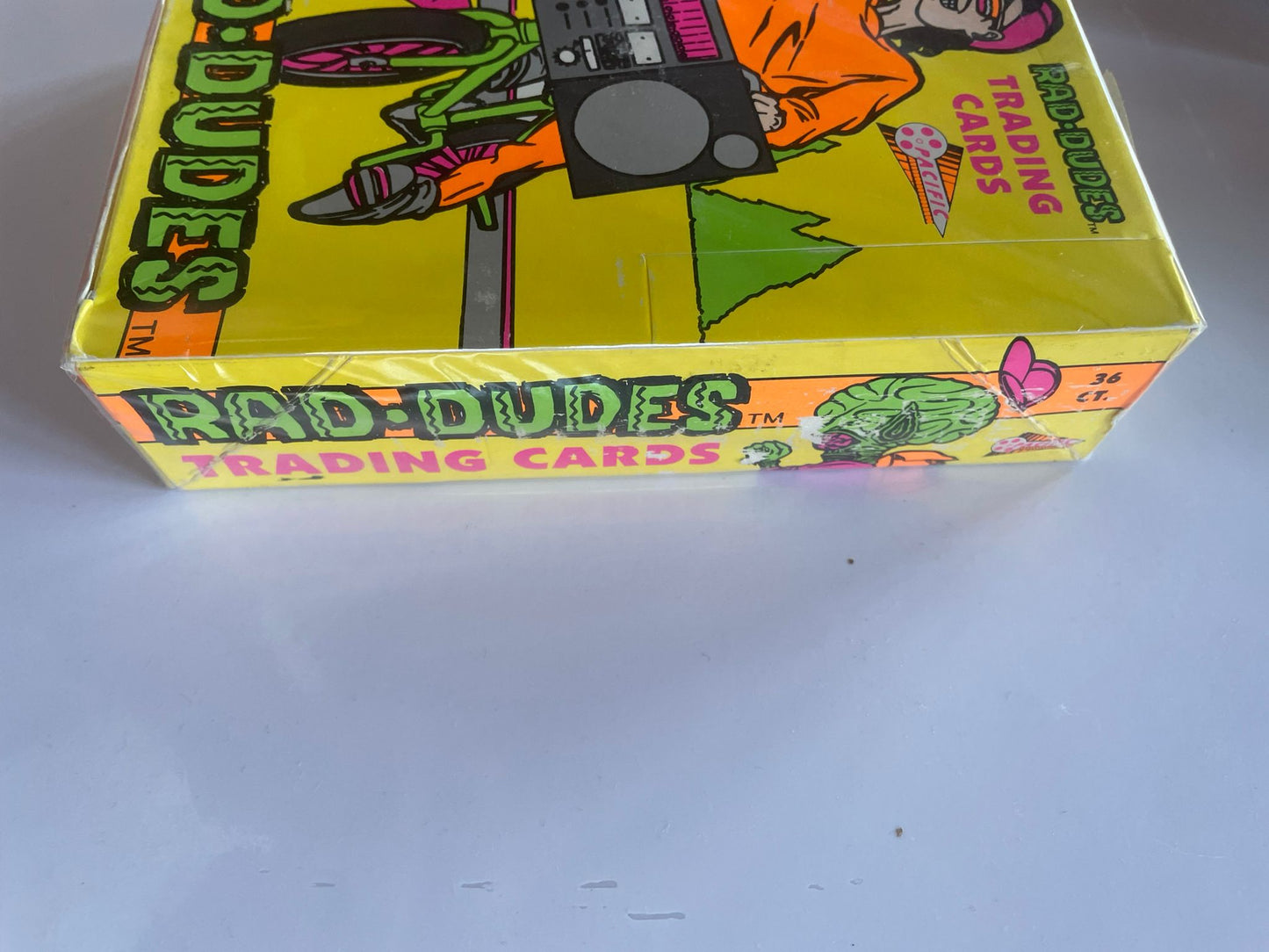 1990 Rad-Dudes Trading Cards – Boîte complète 36 packs scellés