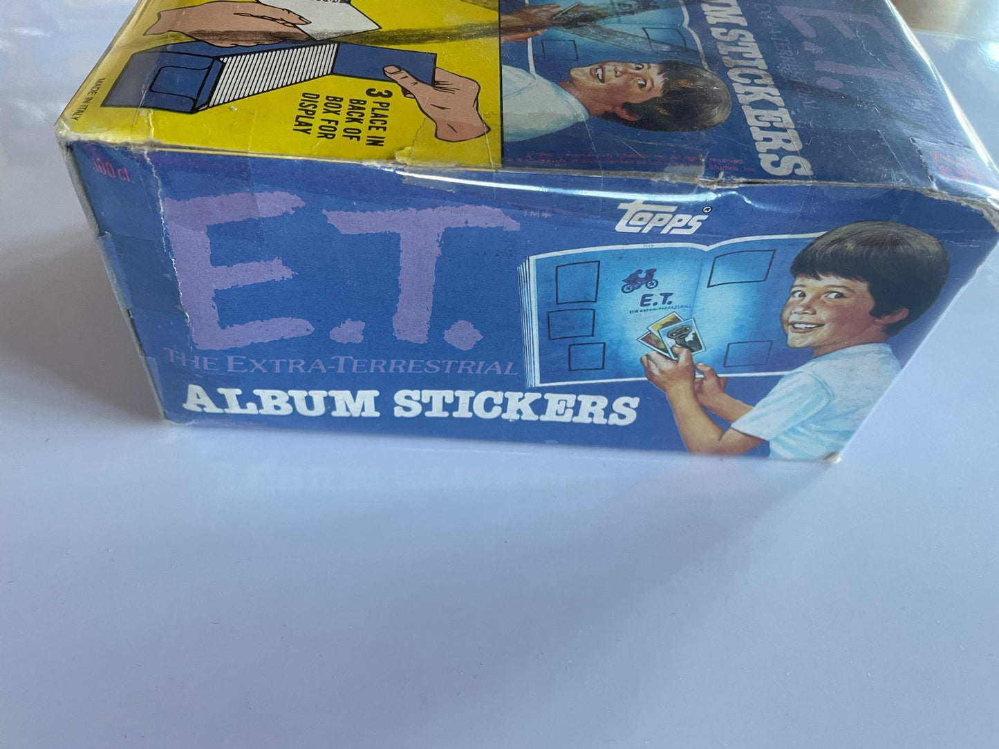 E.T. – Box Vintage 1982 – 80 Packs d’Autocollants Panini/Topps – Film Culte