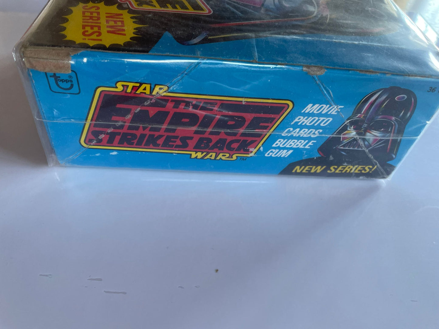 Boîte neuve scellée de 36 paquets – Topps 1980 Star Wars L’Empire contre-attaque Série 2 – Dark Vador